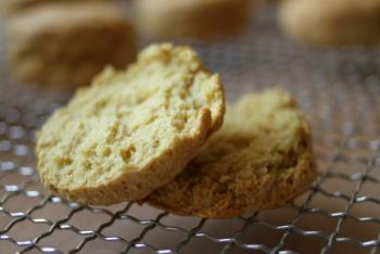 Как приготовить печенье на кефире?